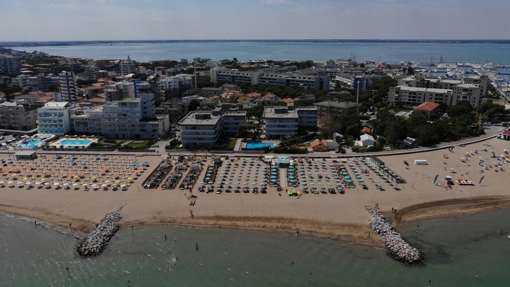 DOGGY BEACH DI FRONTE AL CONDOMINIO RESIDENZA MARE - agenzia ATLANTIDE 